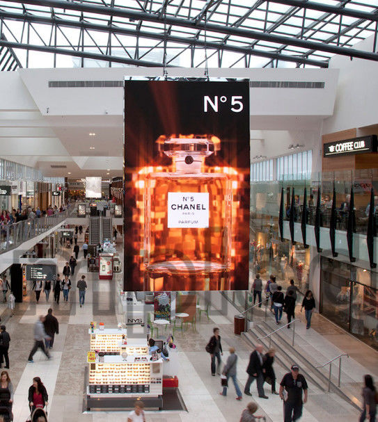 실내 P2.5 매달린 LED 디스플레이 SMD 고해상도 3G WIFI RGB 전원 공급 실내 LED 디스플레이 보드