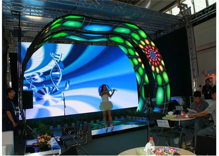 P3.91 HD 풀 컬러 RGBLED 다이 캐스팅 알루미늄 스크린 고 갱신 속도 500*1000MM 캐비닛