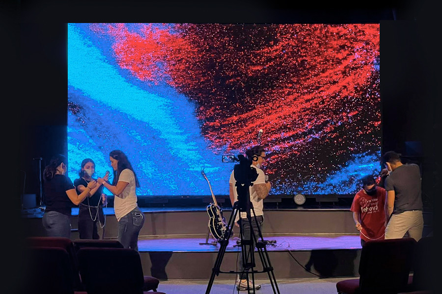 P4 실내 SMD2121 LED 다이 캐스트 알루미늄 스크린 RGB 스틸 캐비닛 3 년 보증