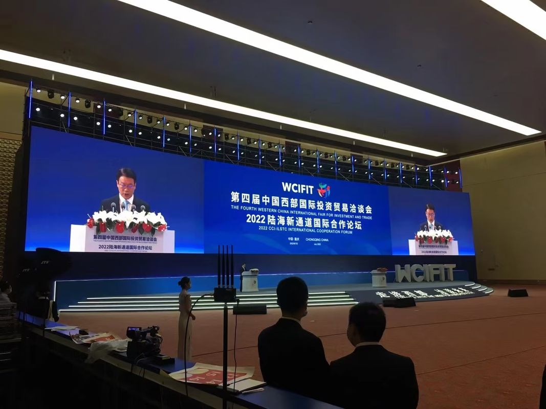 임대 화면 HD 1R1G1B 실내 다이 주사 알루미늄 P4 LED 디스플레이 보드 LED 비디오 벽