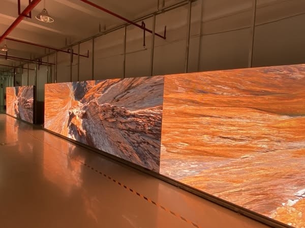 다이 캐스팅 알루미늄 스테이지 스크린 대형 HD 160x160mm P2.5 실내 초고화질 에너지 절약 LED 비디오 벽