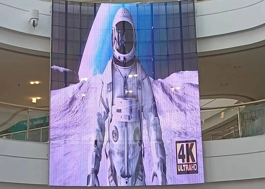 야외 풀 컬러 LED 디스플레이 고화질 에피스타 1/13 스캔 거리 상업 센터 등