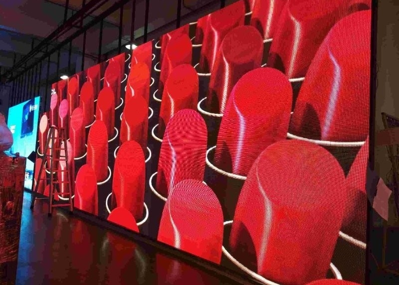 렌터 스크린 방수 IP65 야외 풀 컬러 LED 디스플레이 500*1000MM P4.81 모듈 HD 7500cd/Sq 밝기