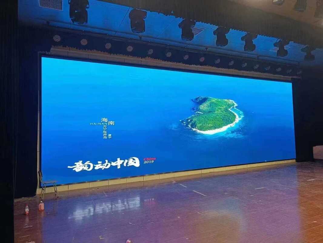 플리커 없는 부드러운 영상 출력을 위한 3840Hz 고주사율 실내 풀컬러 LED 디스플레이