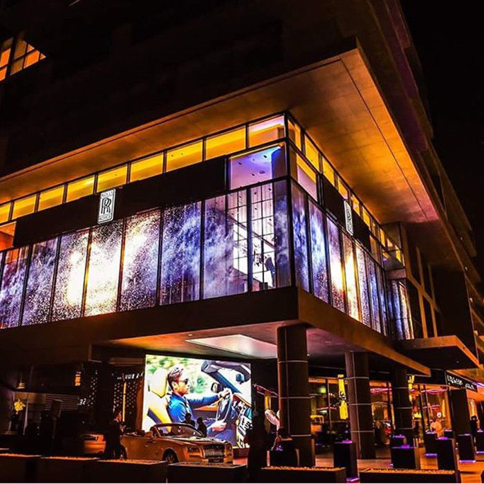 P3.91-7.82 투명한 LED 유리 벽 디스플레이 5000cd/sqm 160° 관점