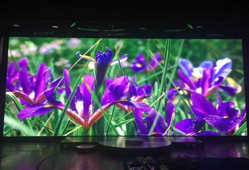넓은 관점 실내 전색 LED 디스플레이 4mm 쇼핑몰 광고 화면