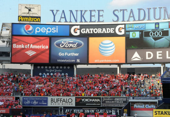 좋은 가격 야외 P10  SMD LED 디스플레이 위원회 IP65는 축구 법원 7500Cd를 위한 화면을 이끌었습니다 온라인으로