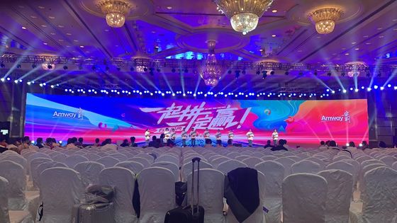 좋은 가격 P2.5 실내 전체 컬러 LED 디스플레이 큰 640x640mm HD 고 밝기 LED 화면 온라인으로