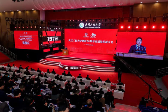 실내 p4 풀 컬러 LED 디스플레이 고해상도 P4mm 화면 광고 솔루션에 안정적이고 내구성