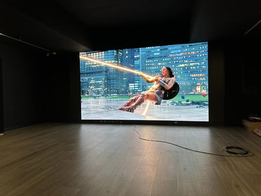 밀도 얇은 피치 LED 디스플레이 풀 컬러 튜브 칩 320X160mm 모드 크기 427186점/m2 밀도