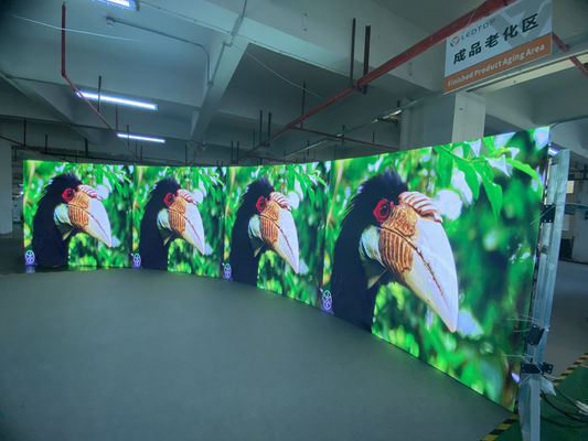 좋은 가격 작은 피치 P2.5 야외 광고 LED 게시판 높은 밝기 LED 디스플레이 단일 & 이중 색상 고화질 온라인으로