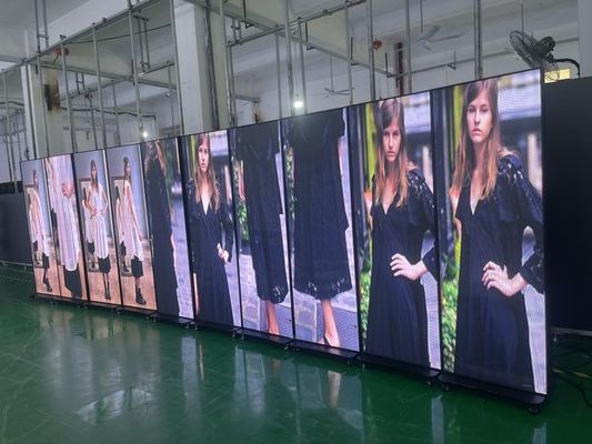 좋은 가격 1R1G1B 색상 구성의 해상도 LED 포스터 디스플레이, 128*64 모듈 해상도 및 P2.5mm 픽셀 피치 온라인으로