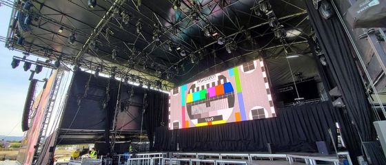 디스플레이 색상 RGB 43222 점/평방미터 해상도 RGB LED 디스플레이 4.81 픽셀 피치