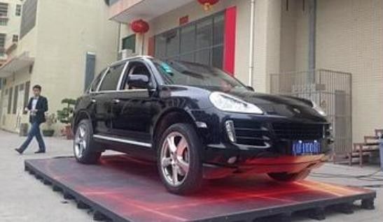 인터랙티브 LED 플로어로 공간의 잠재력을 발휘하세요 고객 라벨 예 W2 X H4 8PCS 모듈 수량