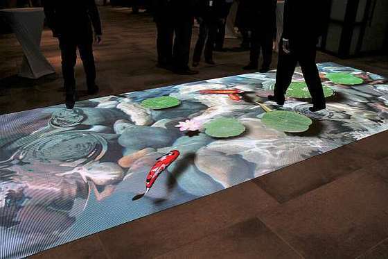 3840hz/s 갱신 속도 LED 댄스 플로어 8PCS W2 X H4 모듈과 RGB 색상 20°C ~ 60°C 조건