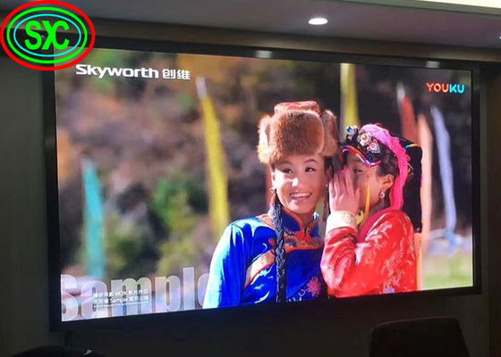 좋은 가격 1200cd/m² 밝기 P4 LED 비디오 월 디스플레이 SMD2121 고주사율 3840Hz 실내 풀컬러 LED 디스플레이 온라인으로
