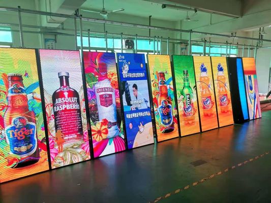 P2.5 1200 시디 / 스큐텀 SMD2121 자기를 띠 주도하 포스터 디스플레이 640X1920mm