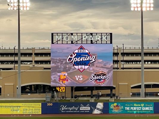 상업적인 광고 방송 Hd P10 960x960mm 야외 주도하는 화면 디스플레이 축구장 디스플레이 화면을 매다는 공급자들